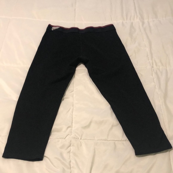 Fabletics black Capri leggings with stripe - Picture 5 of 6
